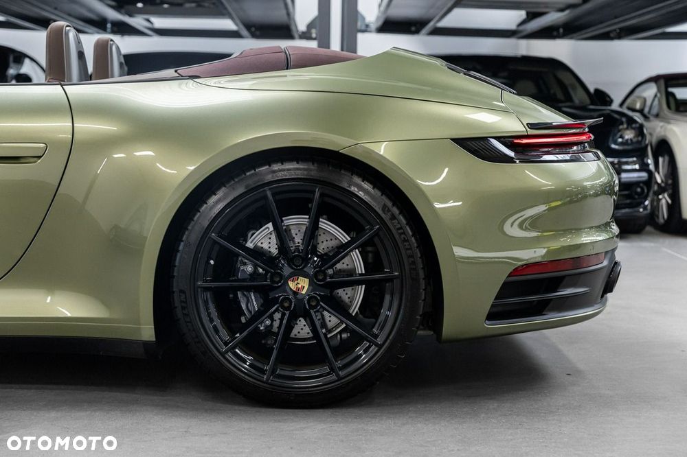 Porsche 911 Carrera 4 PDK - 19
