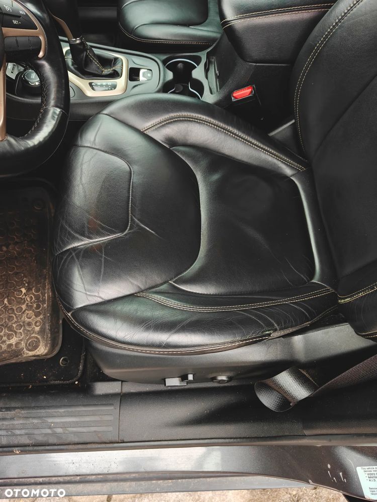 Jeep Cherokee - 4