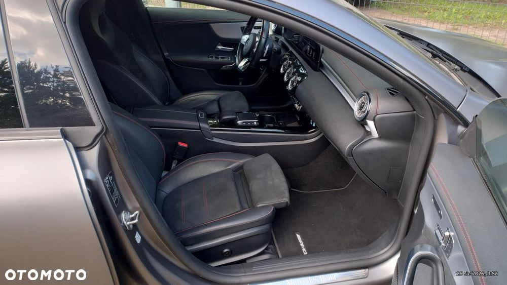 Mercedes-Benz CLA 250 e 8G-DCT AMG Line - 17