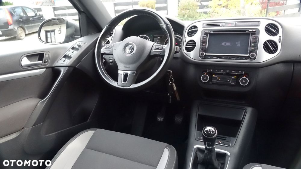 Volkswagen Tiguan - 32