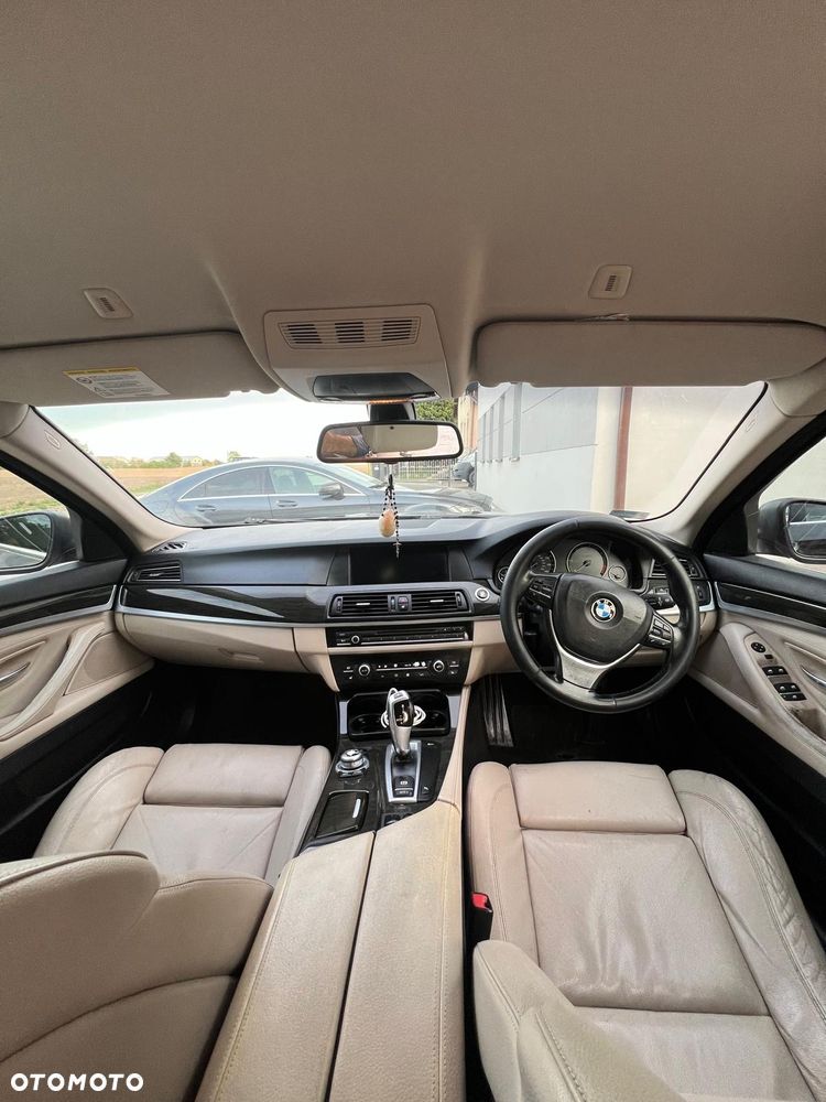 BMW Seria 5 525d - 11