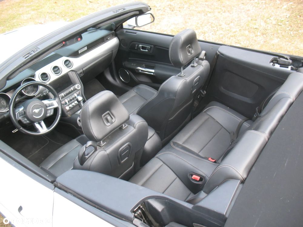 Ford Mustang - 10