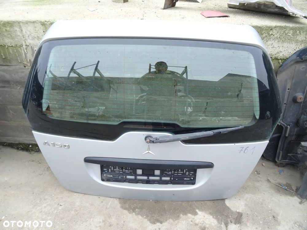 Klapa Bagażnika Mercedes a150 w169 - 1