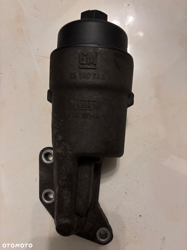Obudowa Filtra Oleju Podstawa 1.2 benzyna GM Opel 55560748