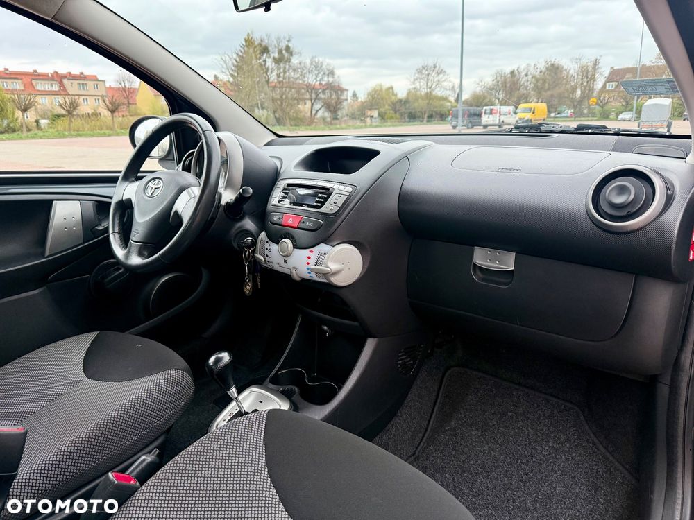 Toyota Aygo 1.0 VVT-i Luna MM A/C - 16