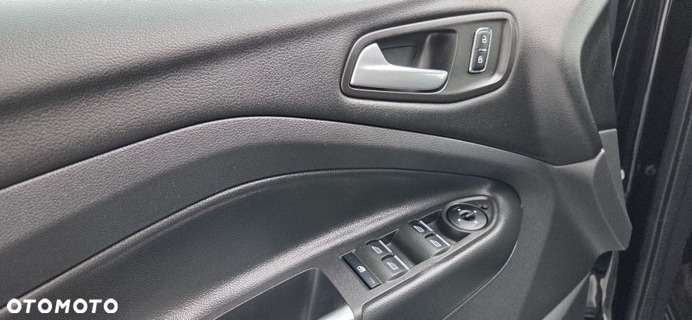 Ford Kuga 2.0 TDCi 4x4 Titanium - 27