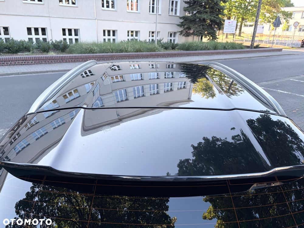 Mercedes-Benz GLA - 11