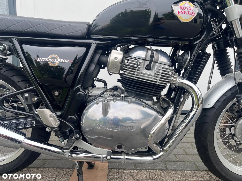 Royal Enfield Interceptor - 21
