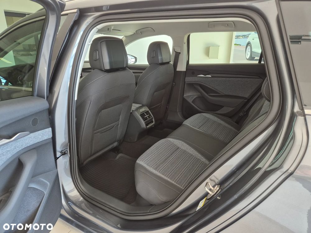 Skoda Superb 2.0 TDI SCR Selection DSG - 11