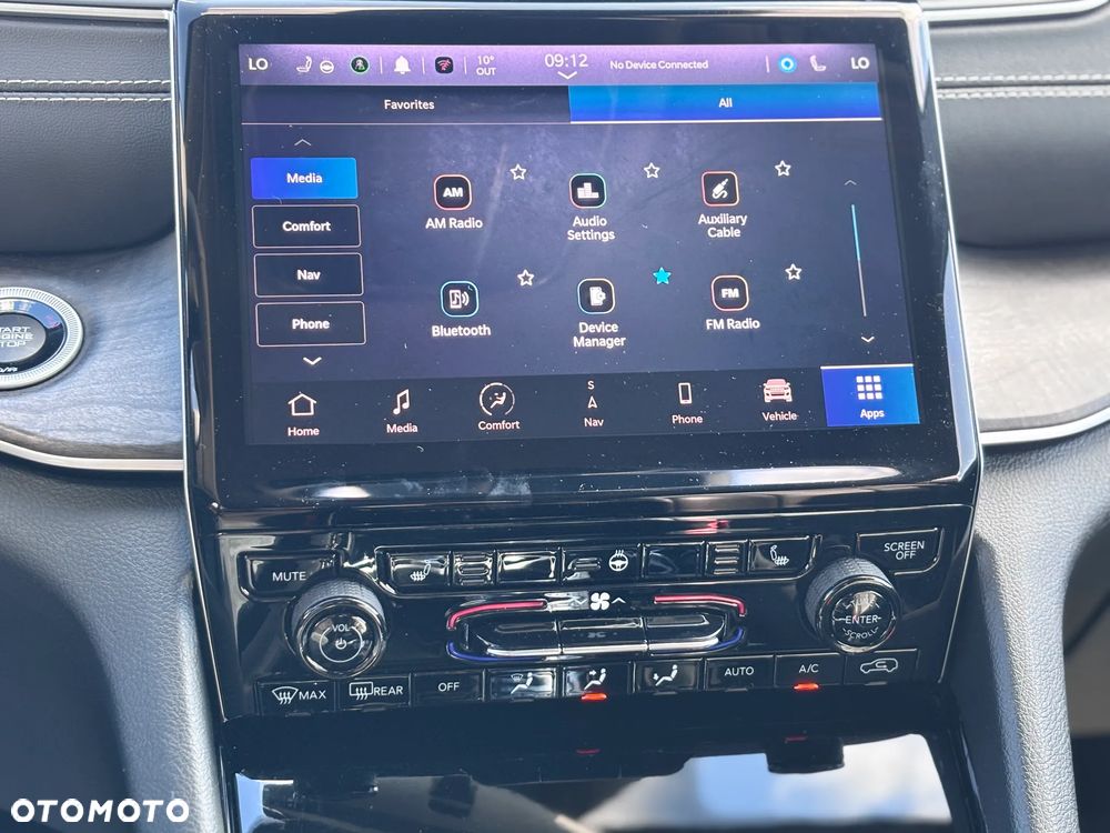 Jeep Grand Cherokee - 25