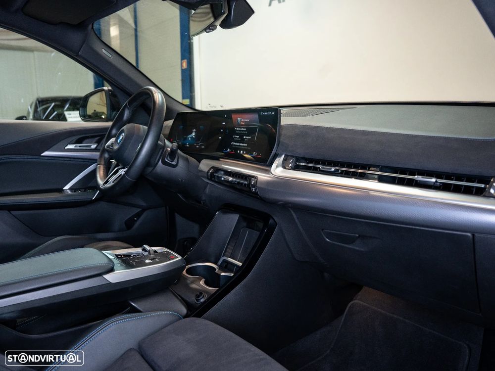 BMW iX2 eDrive20 Pack Desportivo M - 6