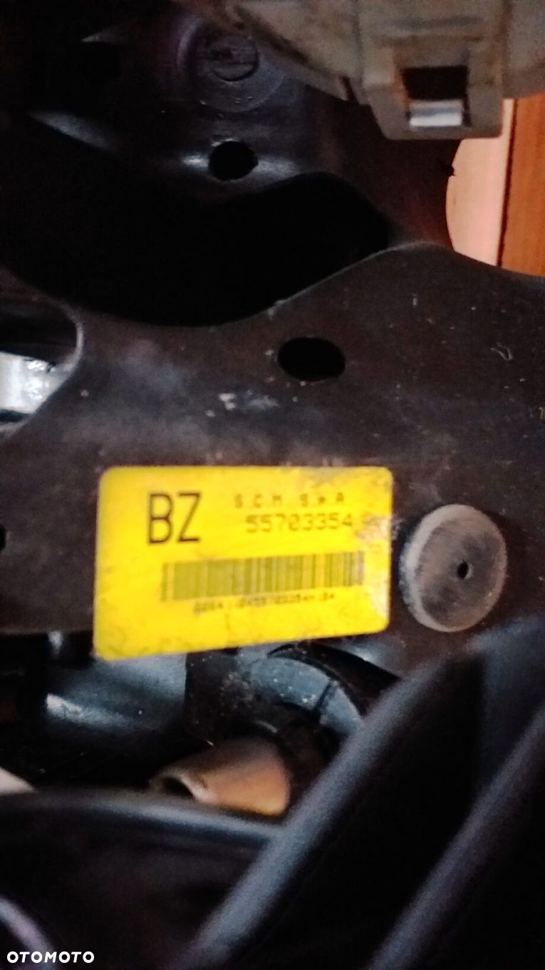 Pedał hamulca sprzęgła Opel Corsa D Lift 1.2 B 55703354 - 2