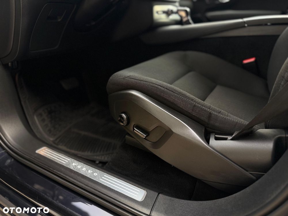 Volvo XC 90 T5 AWD Momentum Pro - 20