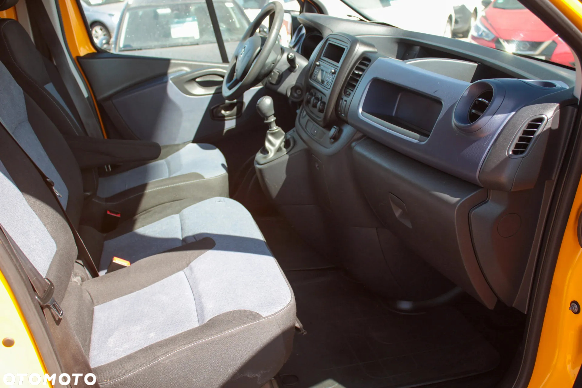 Opel VIVARO - 14