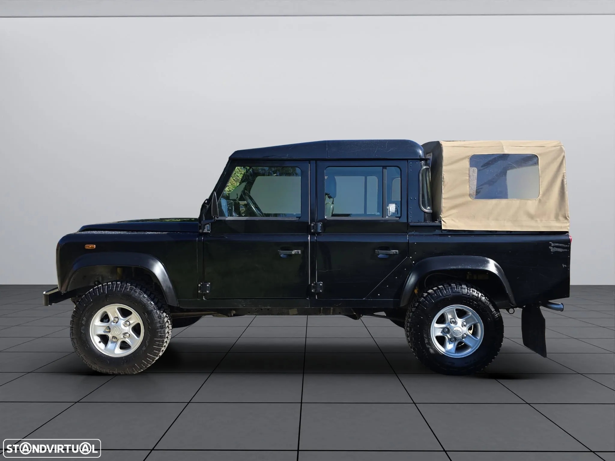 Land Rover Defender - 4