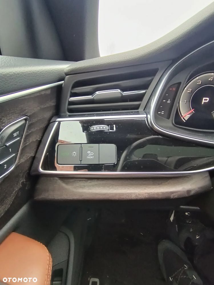 Audi Q8 55 TFSI quattro tiptronic - 33