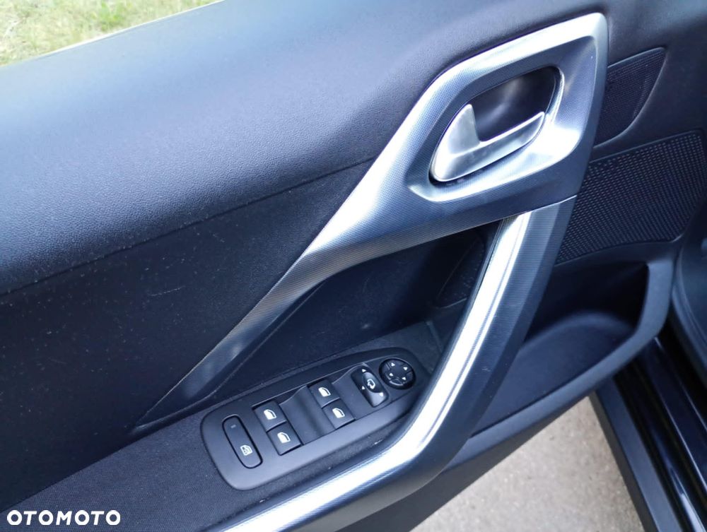 Peugeot 2008 BlueHDi 100 STOP & START Allure - 9