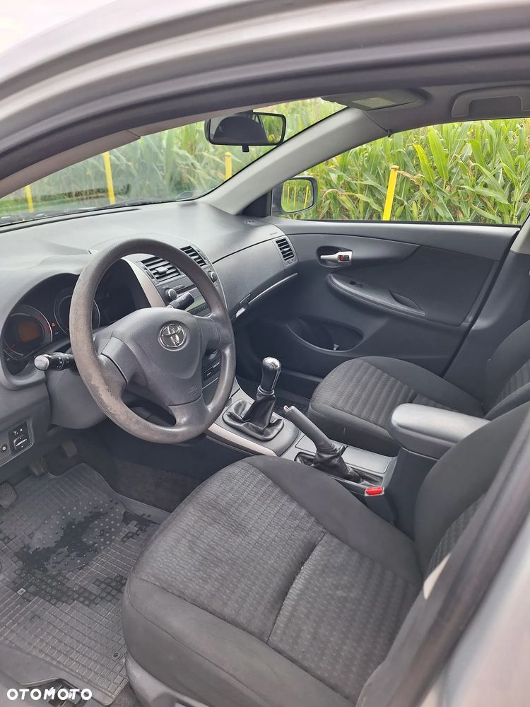 Toyota Corolla - 28