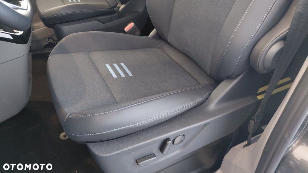 Ford Tourneo Custom - 19