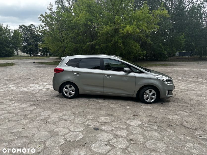 Kia Carens 1.6 GDI L - 10