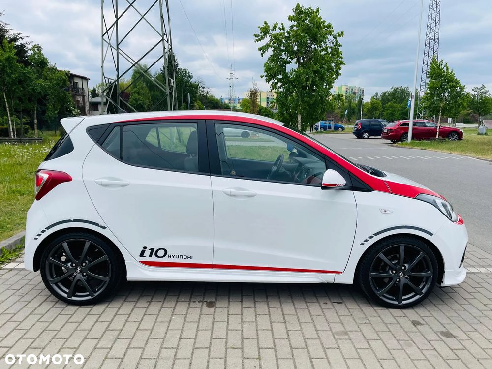 Hyundai i10 1.2 Fifa World Cup Edition - 2