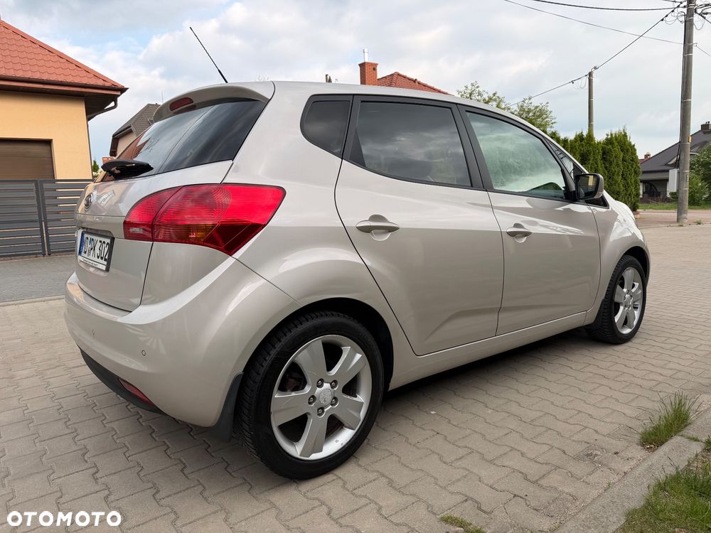 Kia Venga 1.6 CVVT Titanium Collection - 14