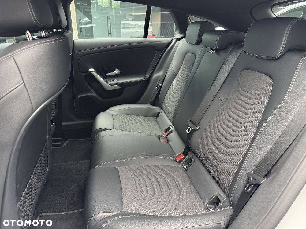 Mercedes-Benz CLA 180 d Progressive 8G-DCT - 15