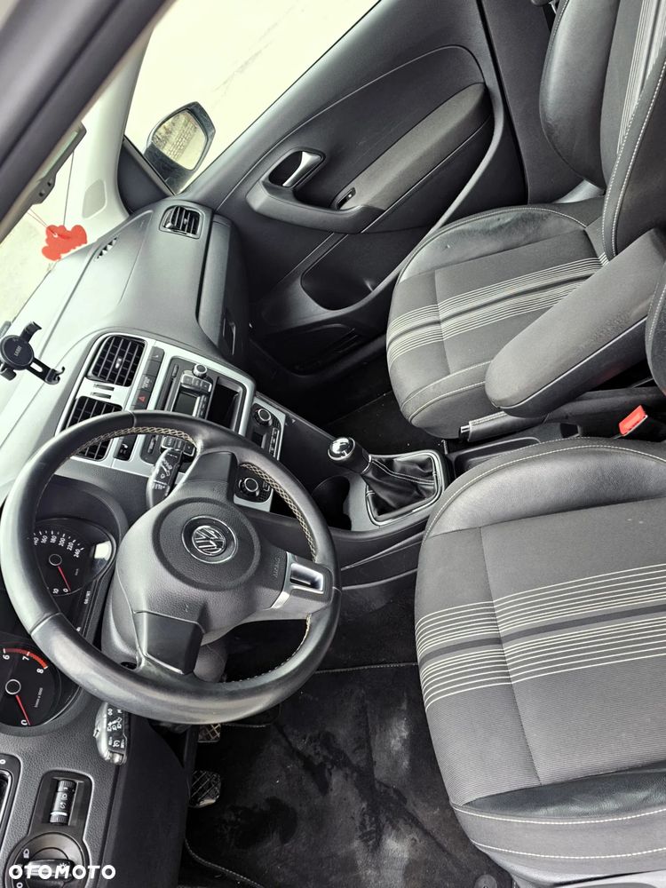 Volkswagen Polo 1.2 TSI MATCH - 9