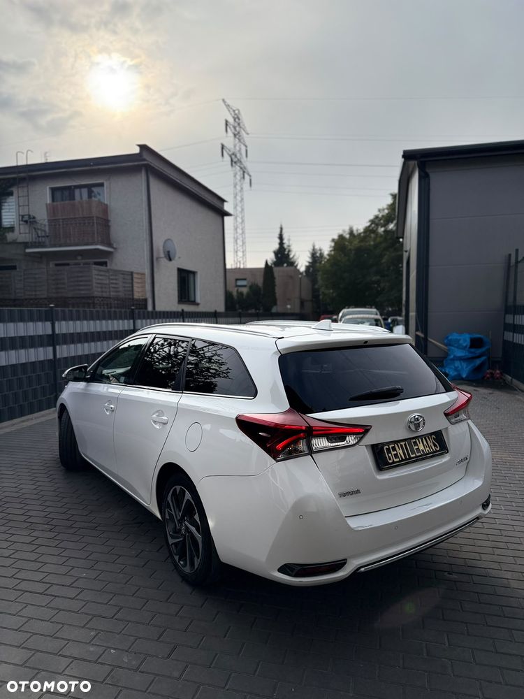 Toyota Auris 2015 photo 5