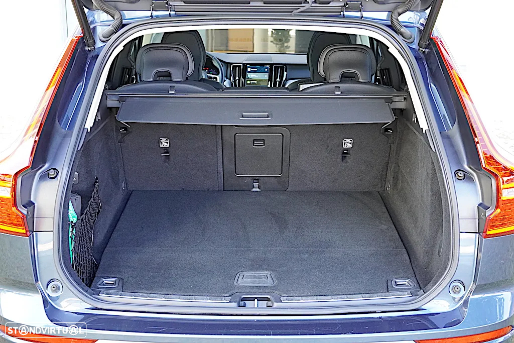 Volvo XC 60 2.0 T8 PHEV Plus Bright AWD - 16