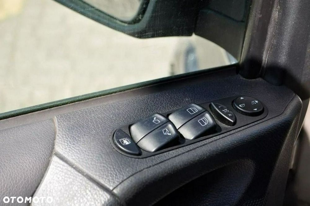 Mercedes-Benz Viano 2.8 CDI Ambiente (długi) - 14