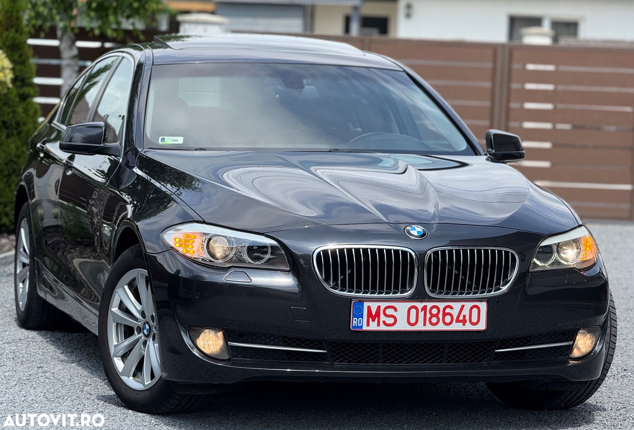 BMW Seria 5 520d Aut. Modern Line - 1