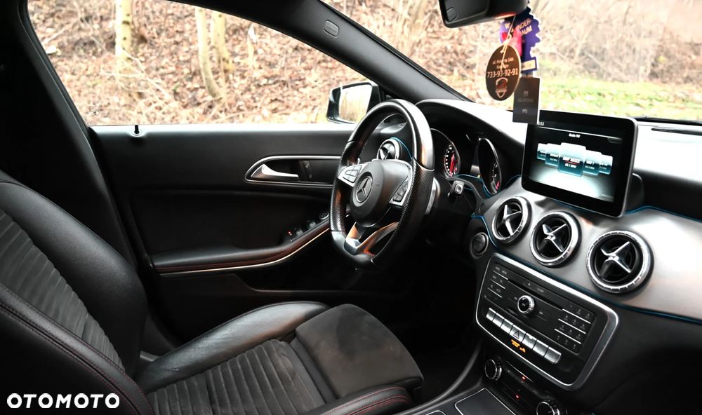 Mercedes-Benz CLA 200 7G-DCT AMG Line - 28