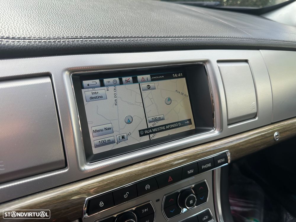 Jaguar XF 2.2 D Premium Luxury - 19