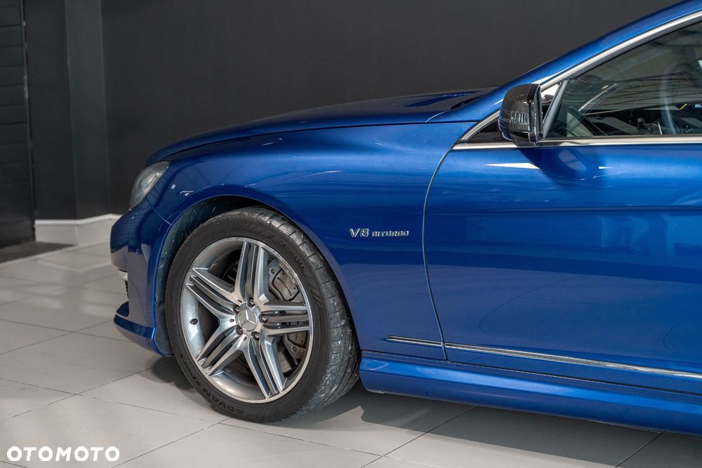 Mercedes-Benz CL 63 AMG - 12