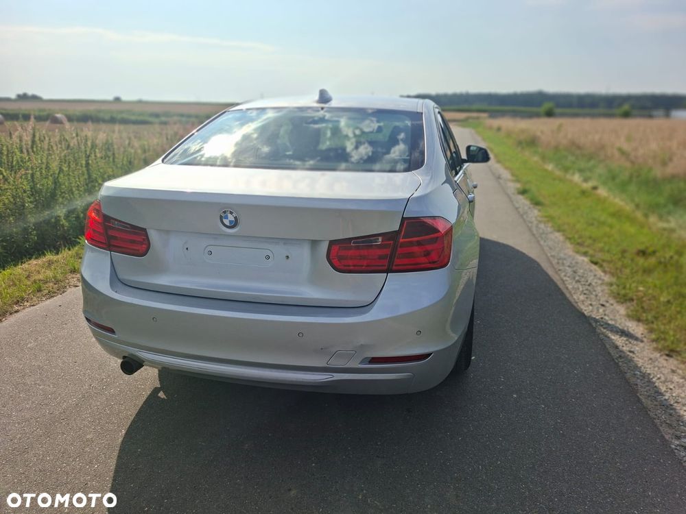 BMW Seria 3 318d Blue Performance Sport Line - 7