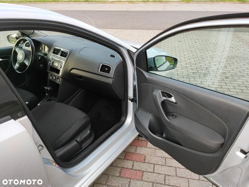 Volkswagen Polo 1.4 16V Comfortline DSG - 8