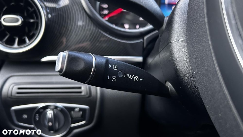 Mercedes-Benz Klasa V - 16