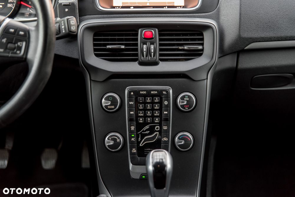 Volvo V40 D2 Drive-E Momentum - 26