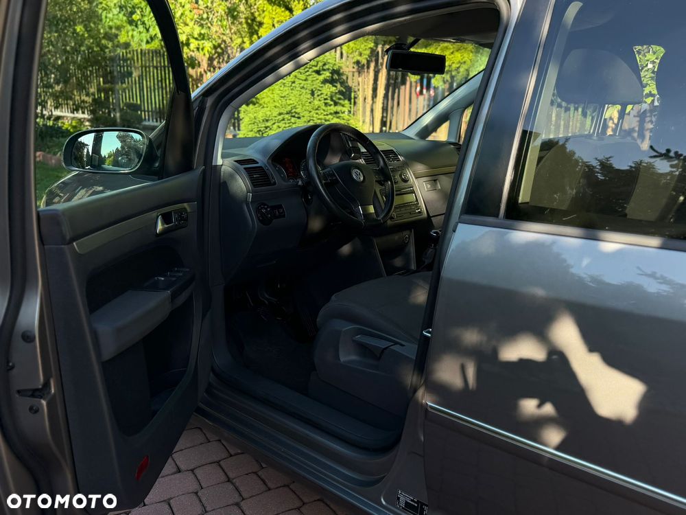 Volkswagen Touran 2.0 TDI DPF Highline - 33