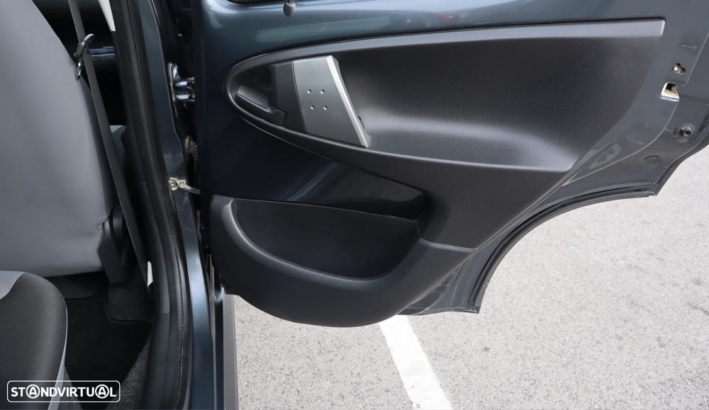 Peugeot 107 1.0 Access - 21