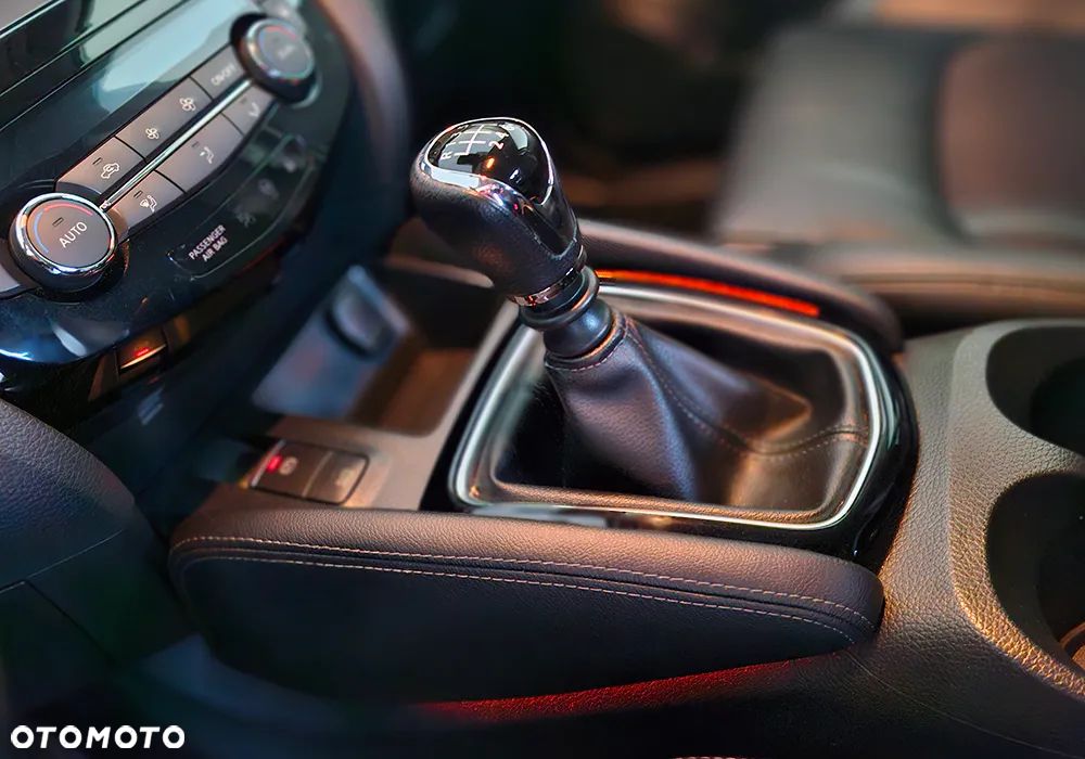 Nissan Qashqai 1.6 DIG-T Tekna - 11