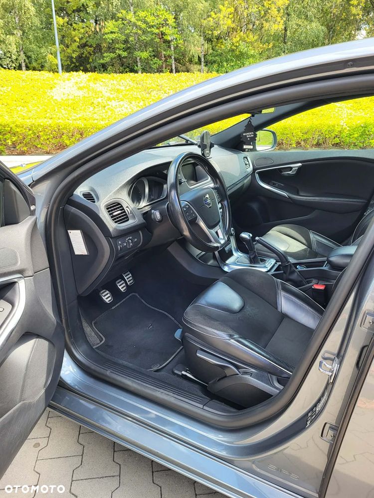 Volvo V40 D2 Drive-E R-Design Momentum - 6