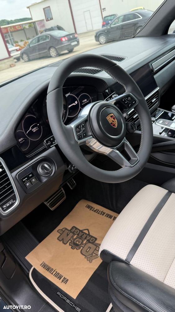 Porsche Cayenne - 17