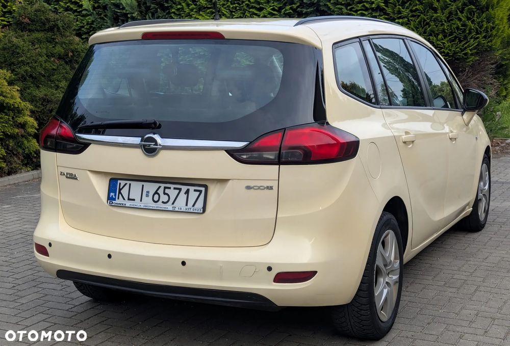 Opel Zafira - 10