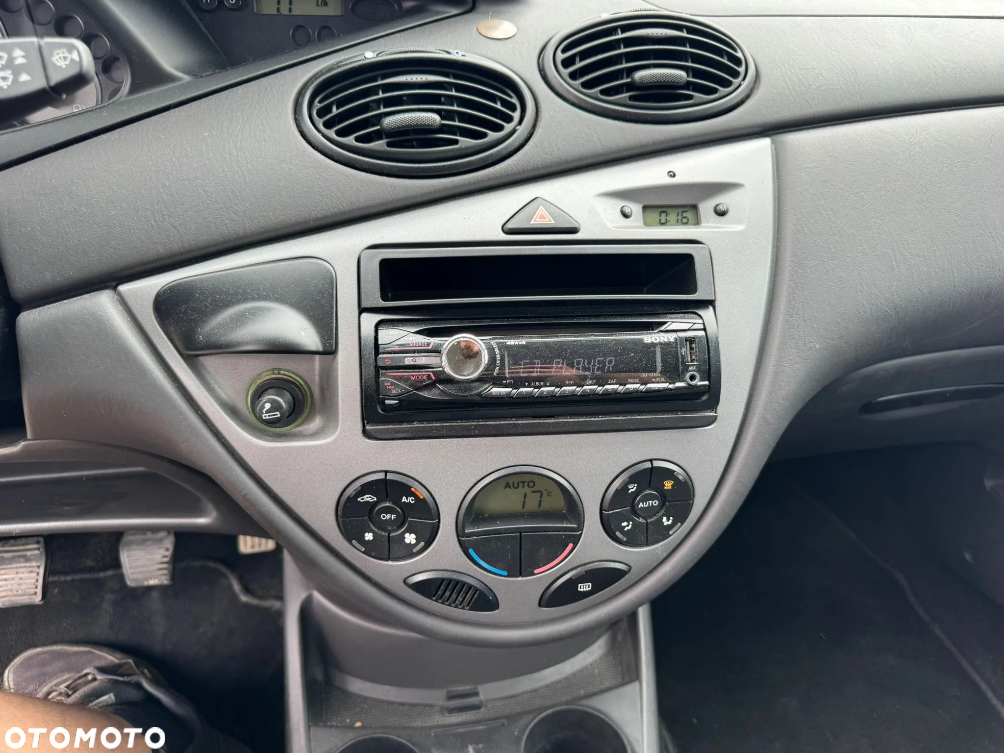 Ford Focus 1.6 16V Fun X - 6