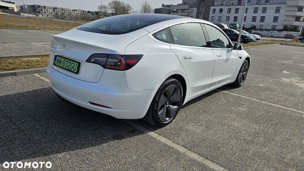 Tesla Model 3 Standard Reichweite Plus Hinterradantrieb - 23