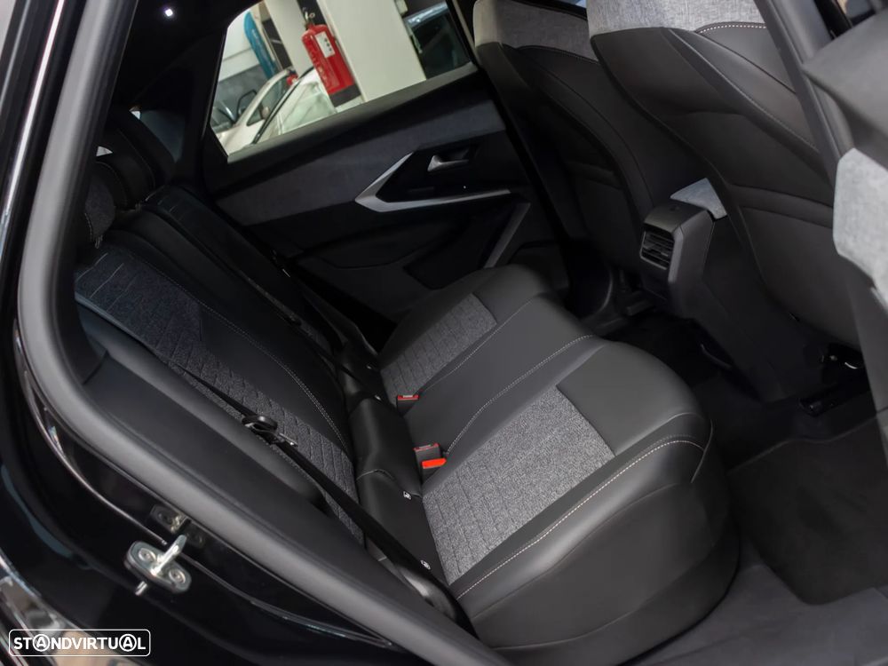 Peugeot 3008 1.2 Hybrid Allure e-DCS6 - 11