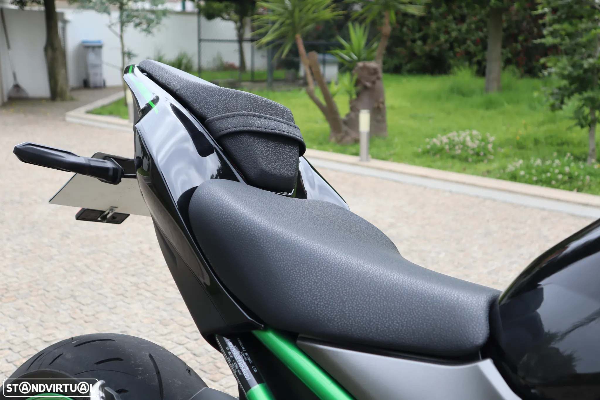 Kawasaki ZR 900F - 5