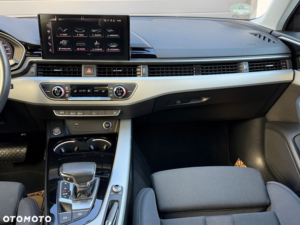Audi A4 Limousine - 11